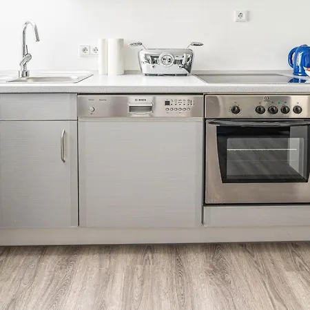 Easystay Apartment *